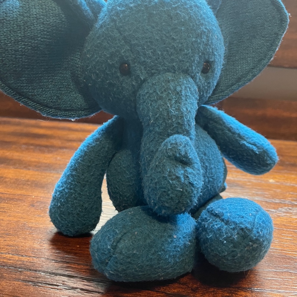 Jellycat “I am vivi 2015 elephant - Picture 5 of 5